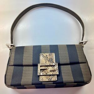 Stripe Pequin baguette purse vintage unsigned